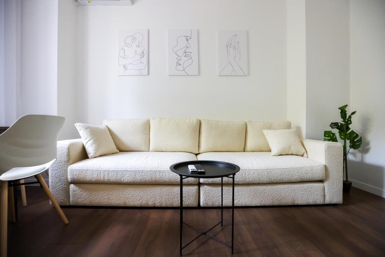 "Middlenest" Central Apartment Tirana Esterno foto
