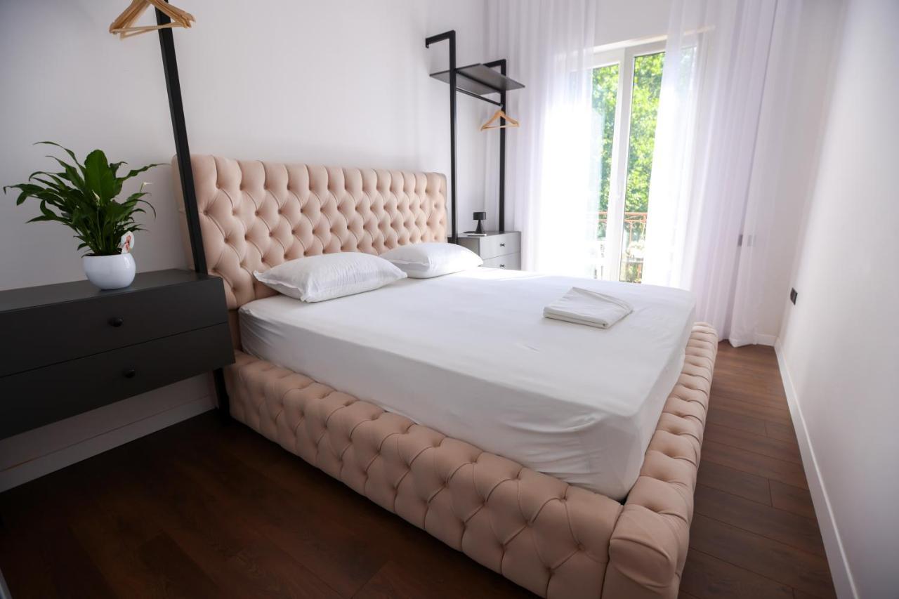 "Middlenest" Central Apartment Tirana Esterno foto