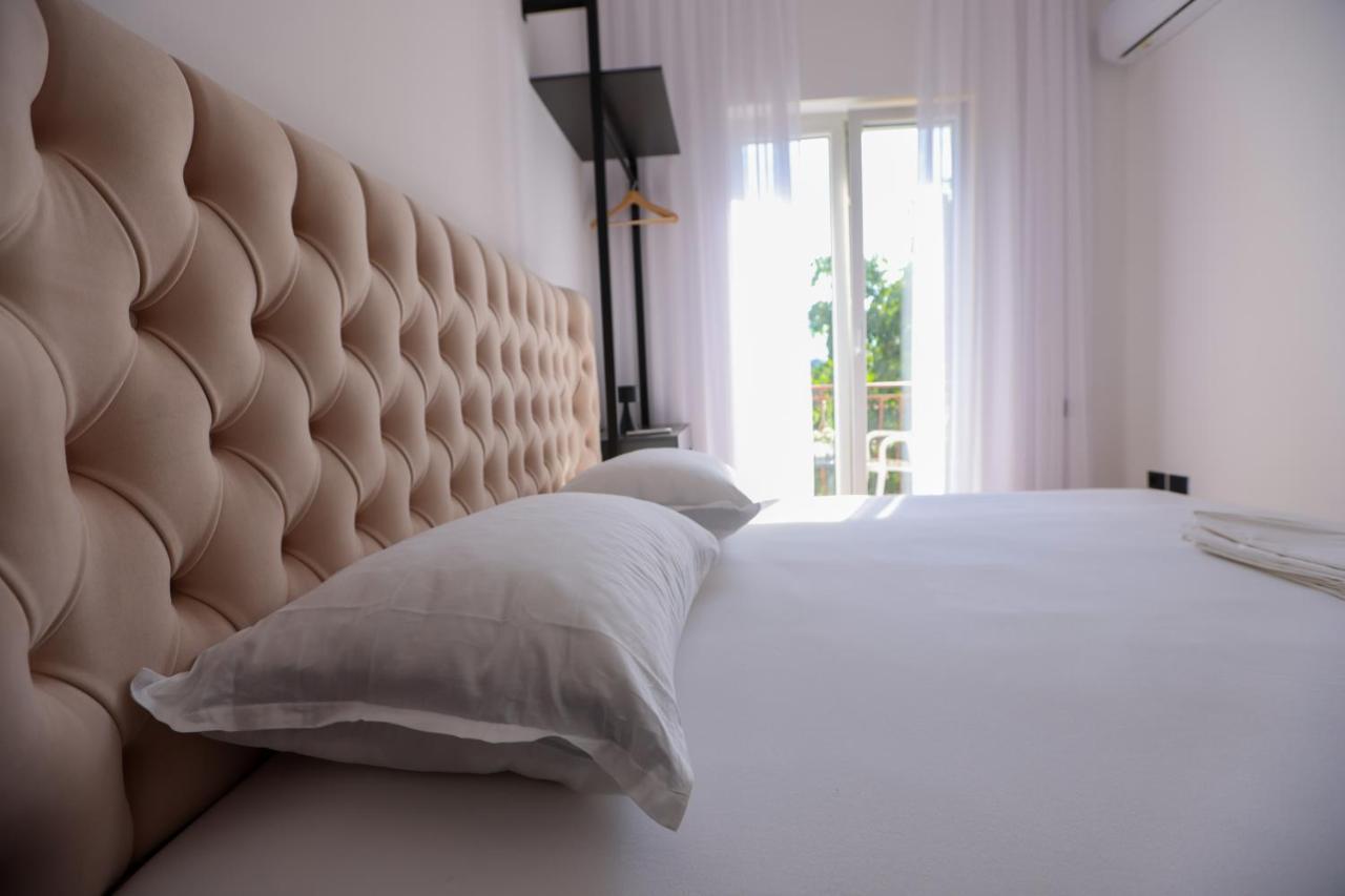 "Middlenest" Central Apartment Tirana Esterno foto